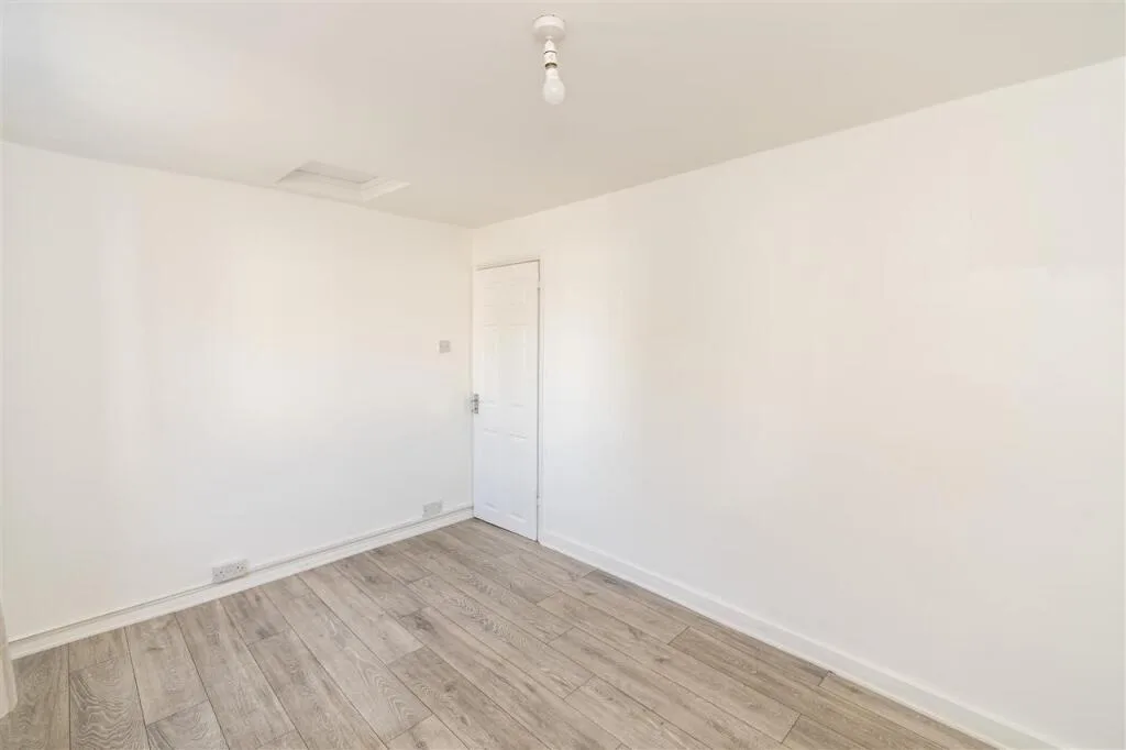 2 bedroom end of terrace house for rent