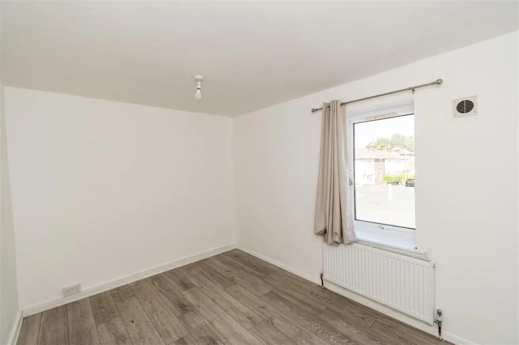 2 bedroom end of terrace house for rent