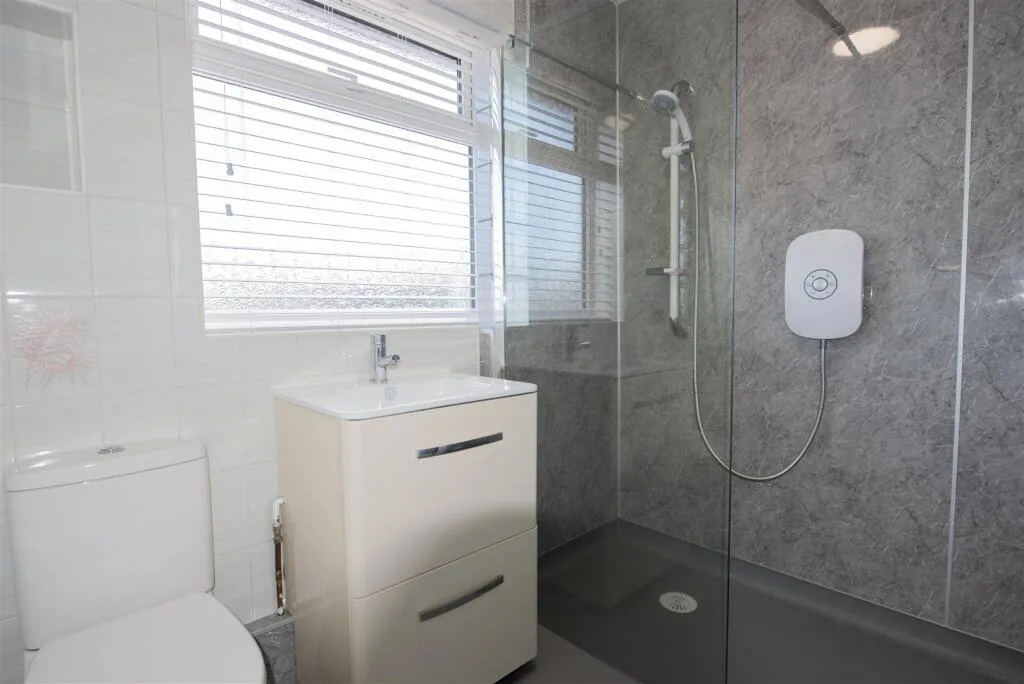 3 bedroom detached bungalow for rent