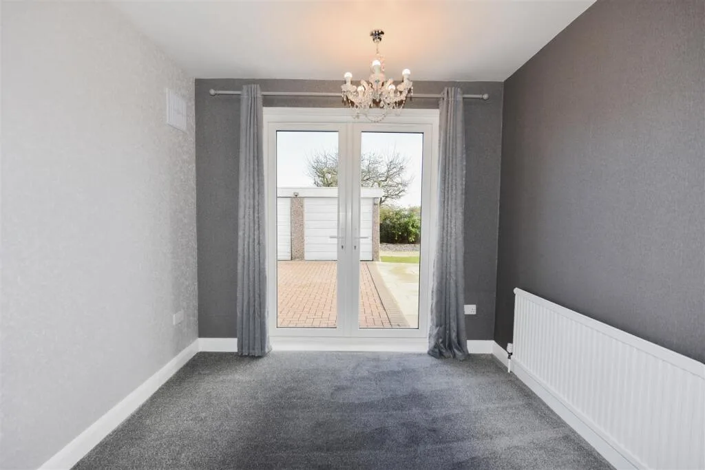 3 bedroom detached bungalow for rent