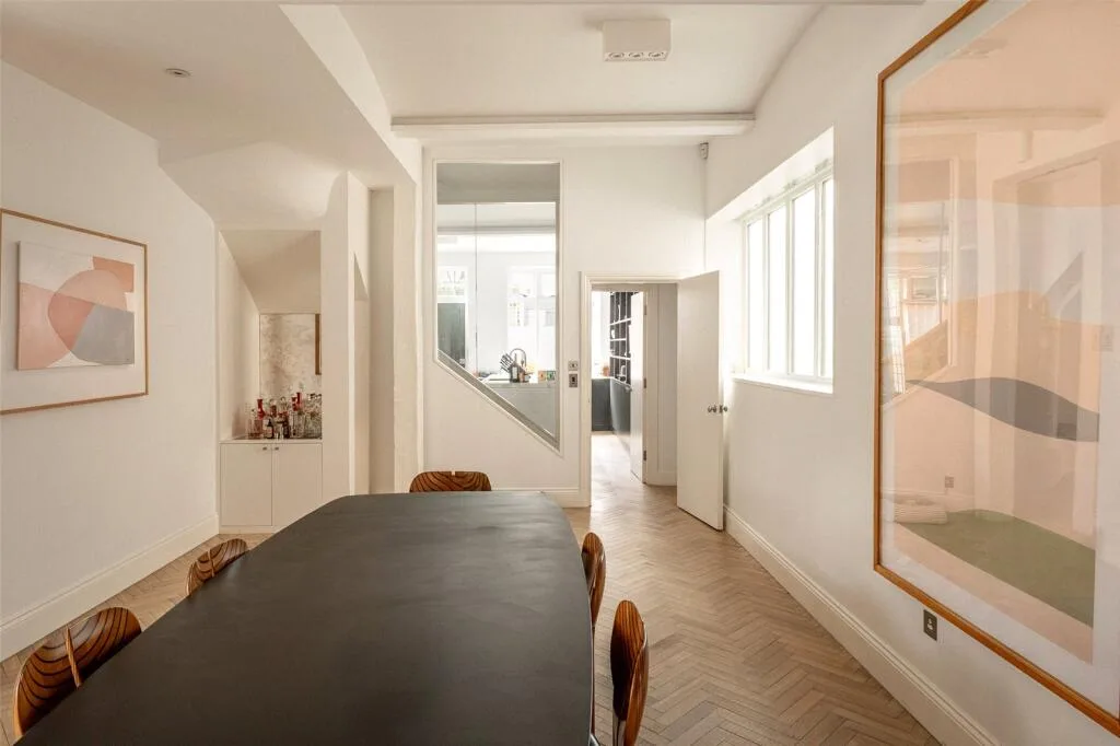 3 bedroom mews property for rent