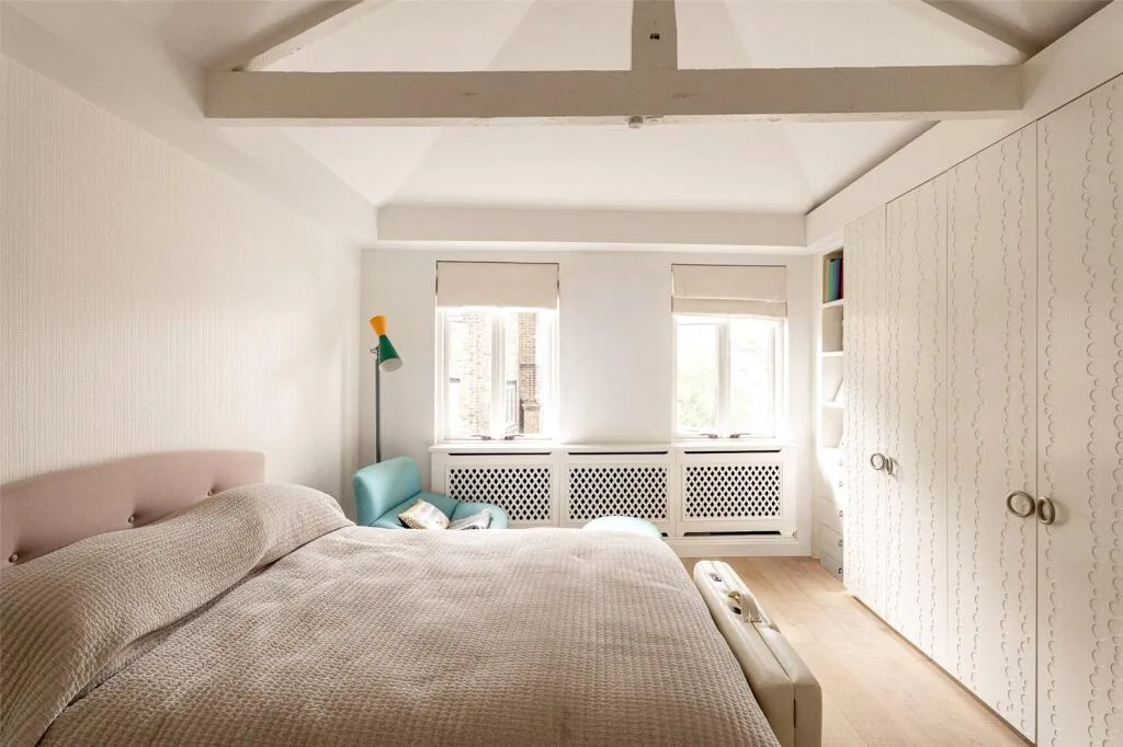 3 bedroom mews property for rent