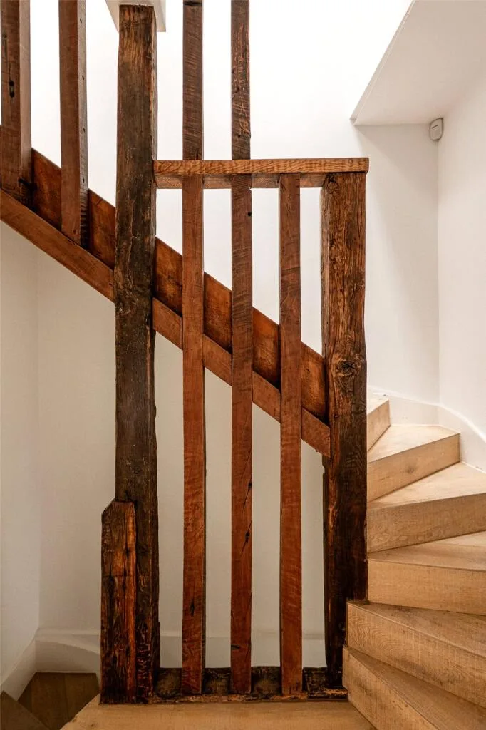 3 bedroom mews property for rent