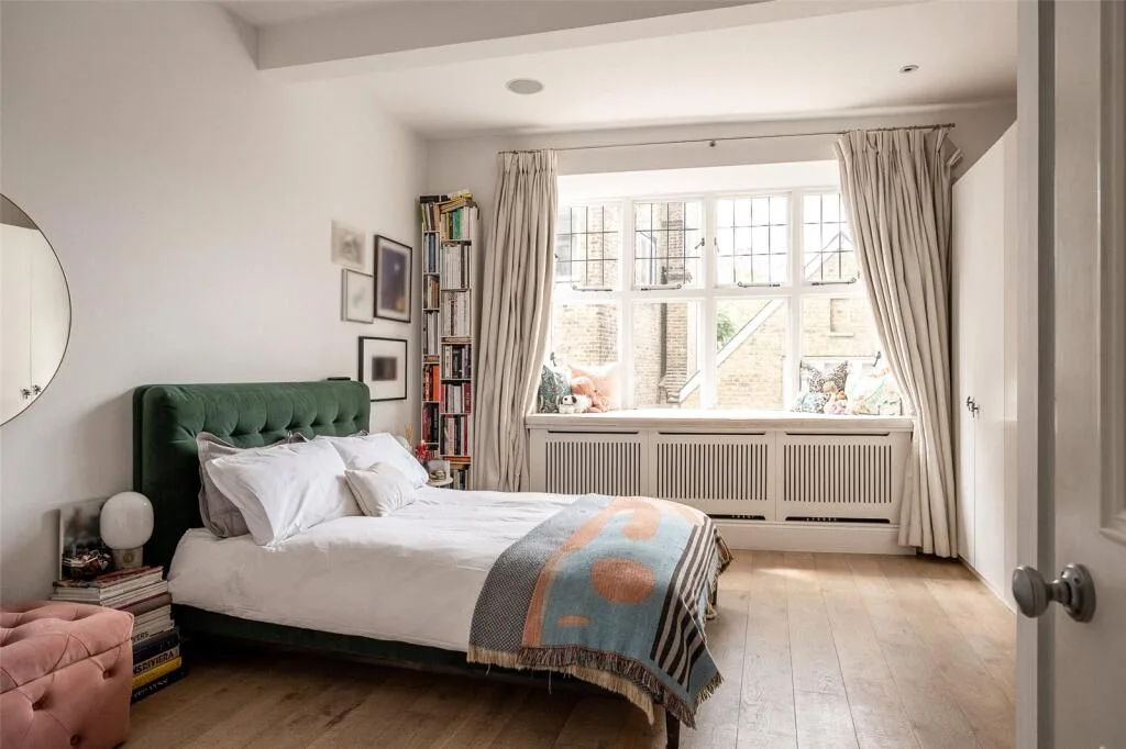 3 bedroom mews property for rent