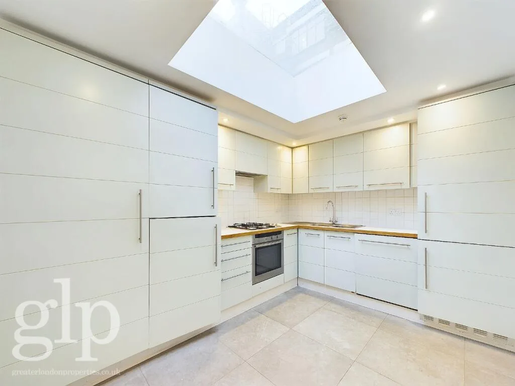 2 bedroom town house for rent