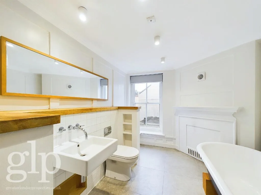 2 bedroom town house for rent