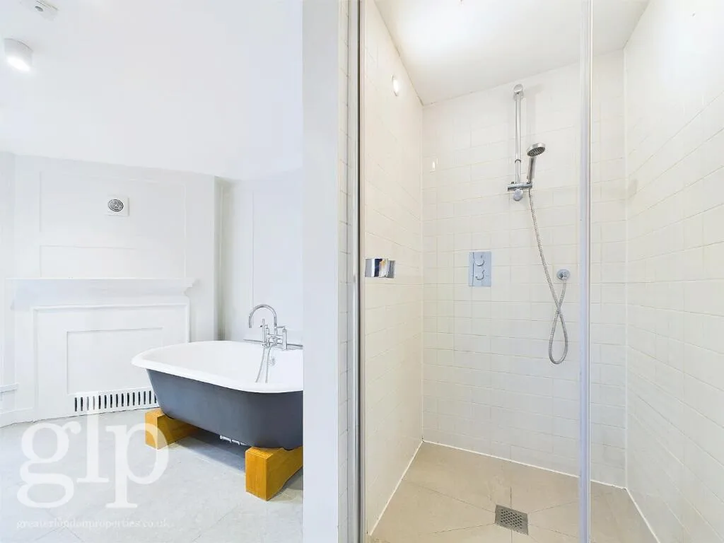 2 bedroom town house for rent