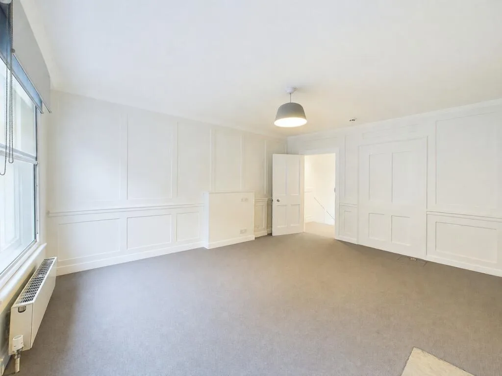 2 bedroom town house for rent