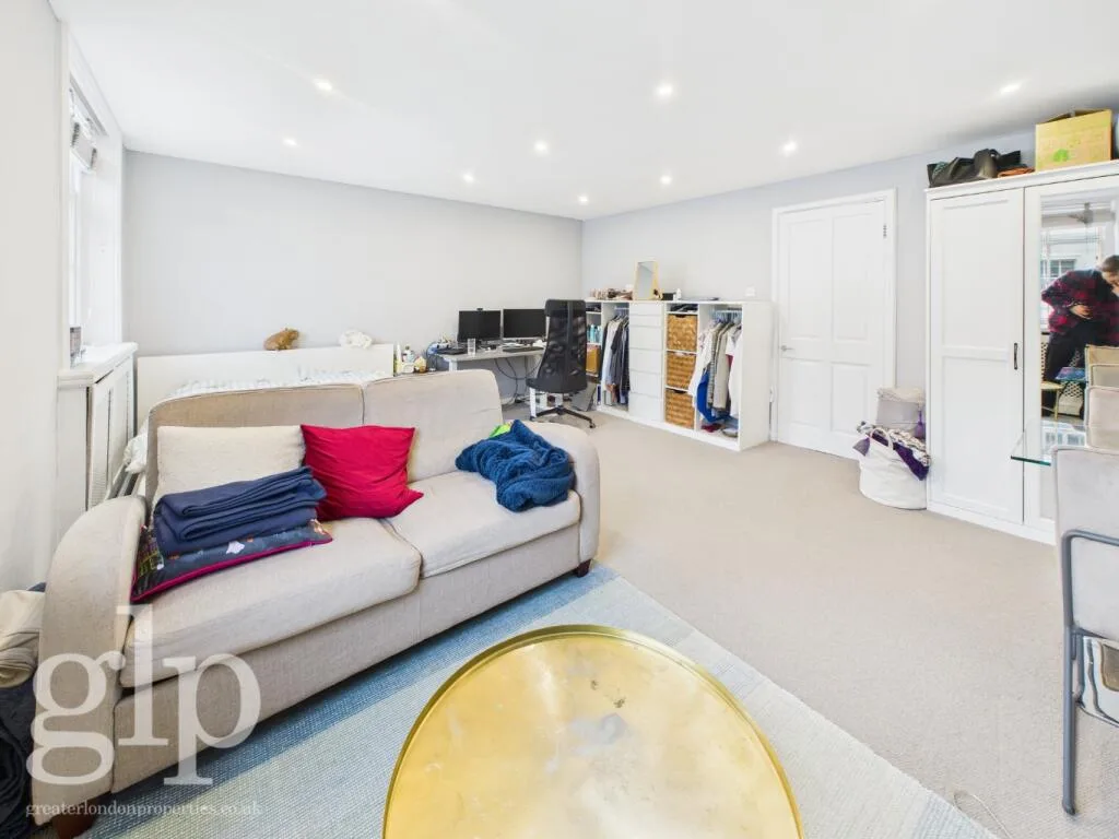 Studio apartment for rent
