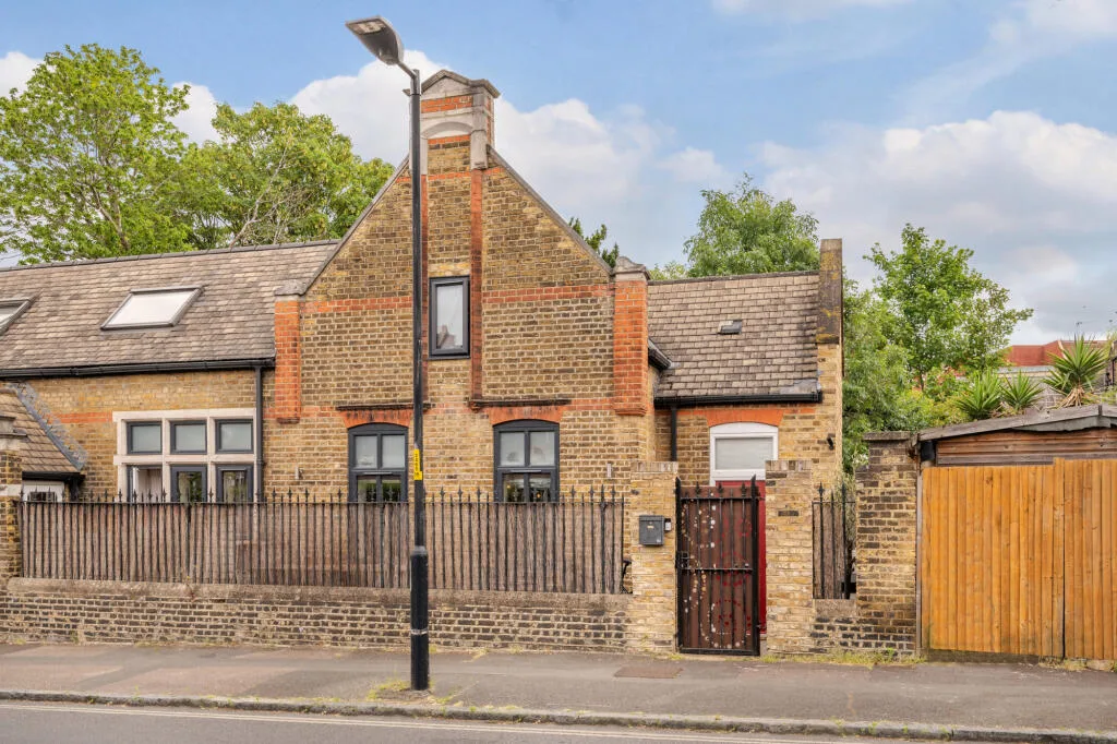 2 bedroom house for rent