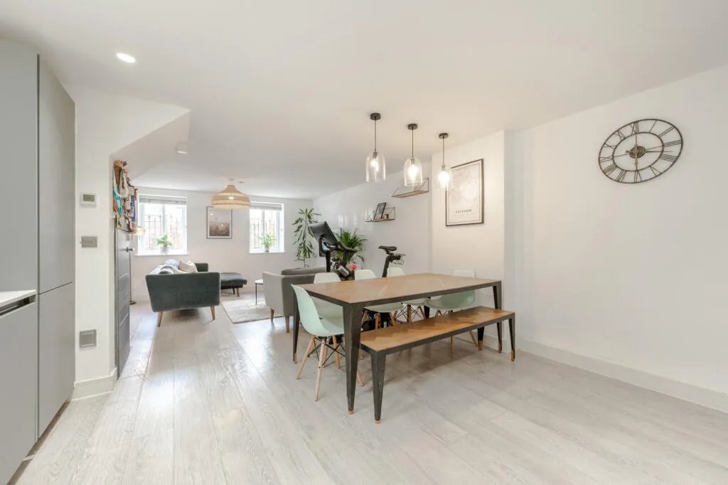 2 bedroom house for rent