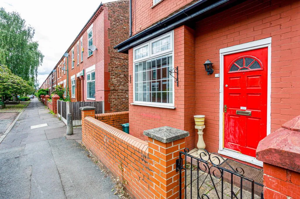 3 bedroom end of terrace house for rent