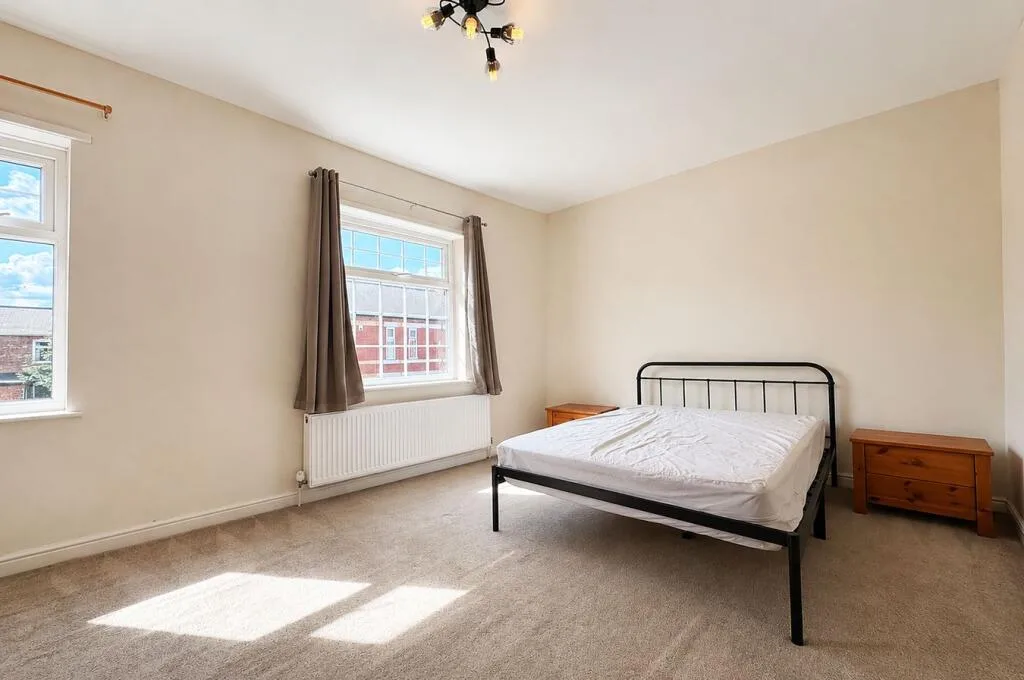 3 bedroom end of terrace house for rent