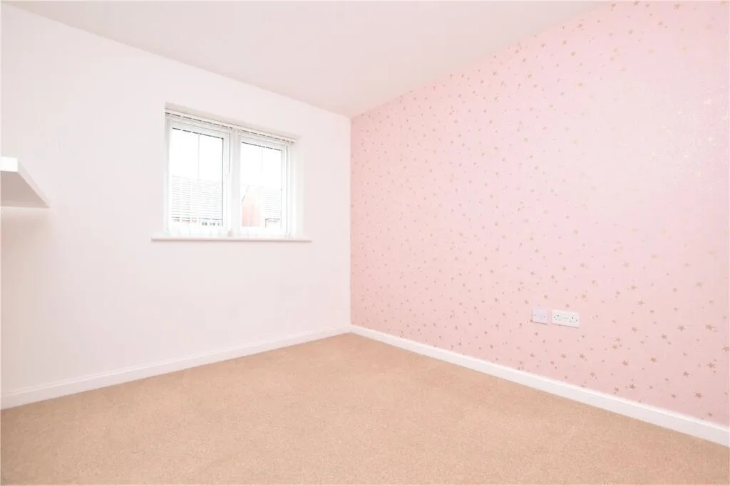 3 bedroom semi-detached house for rent