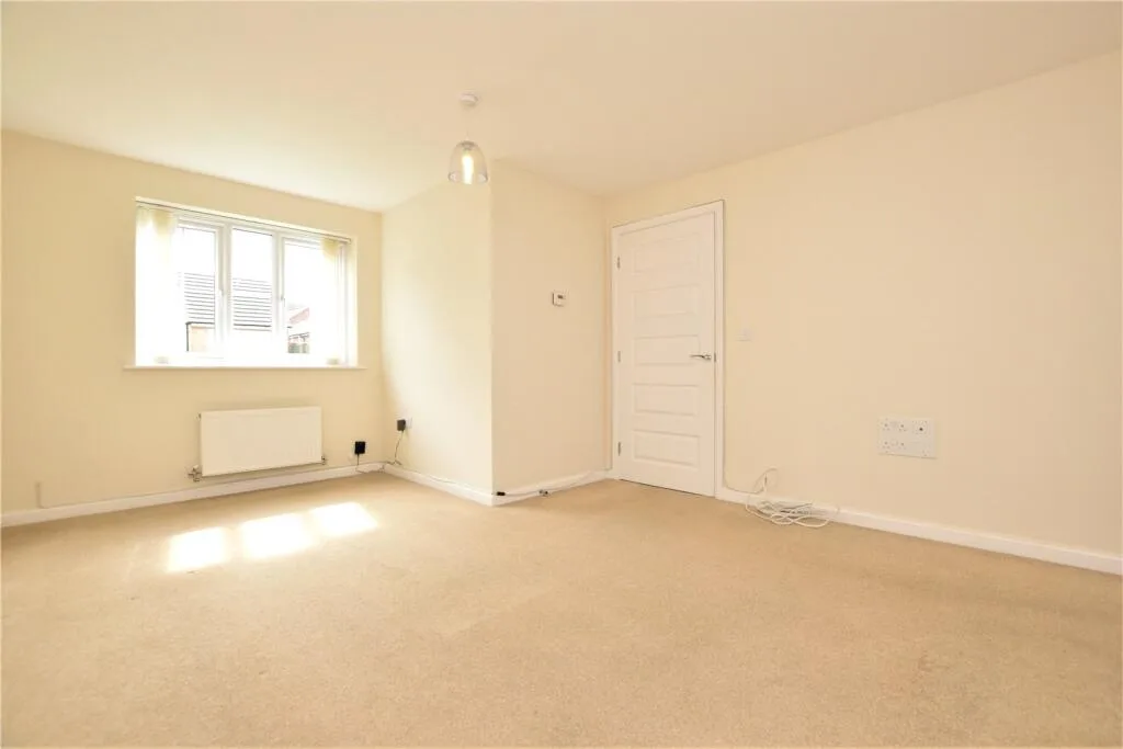 3 bedroom semi-detached house for rent