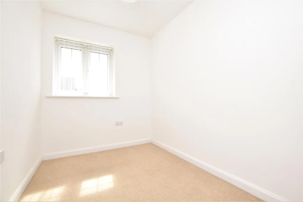 3 bedroom semi-detached house for rent
