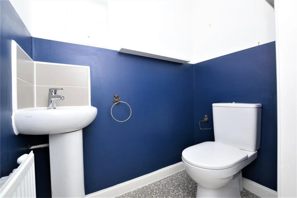 3 bedroom semi-detached house for rent