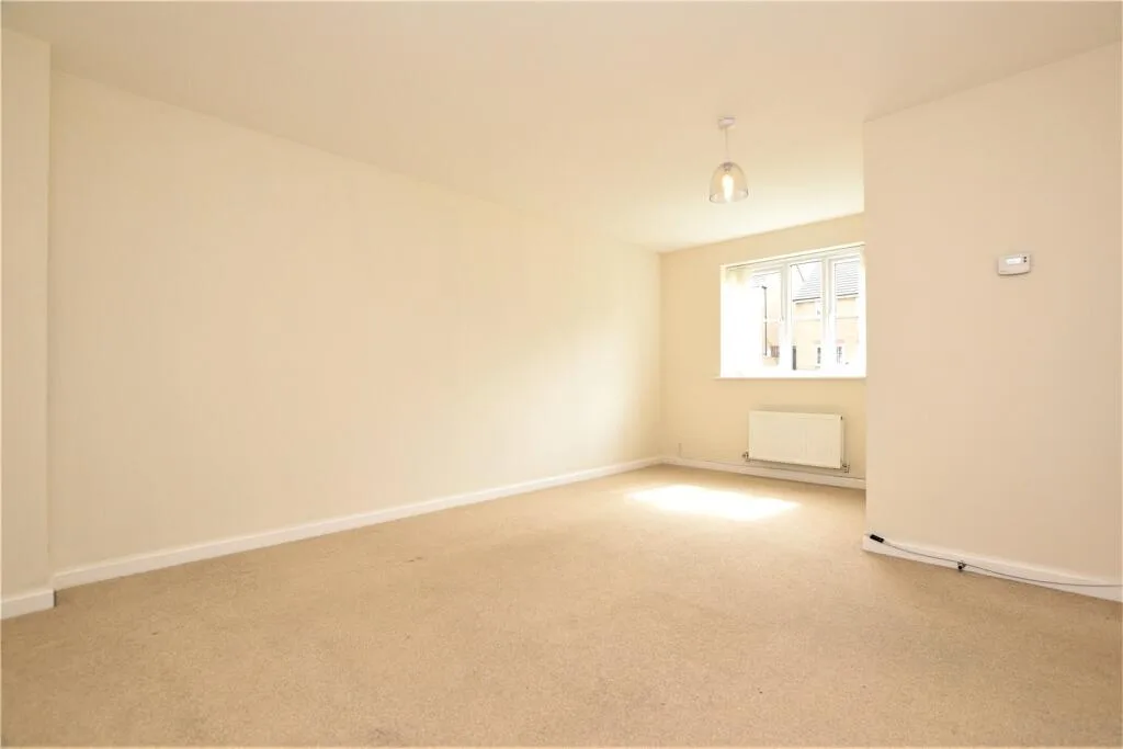 3 bedroom semi-detached house for rent