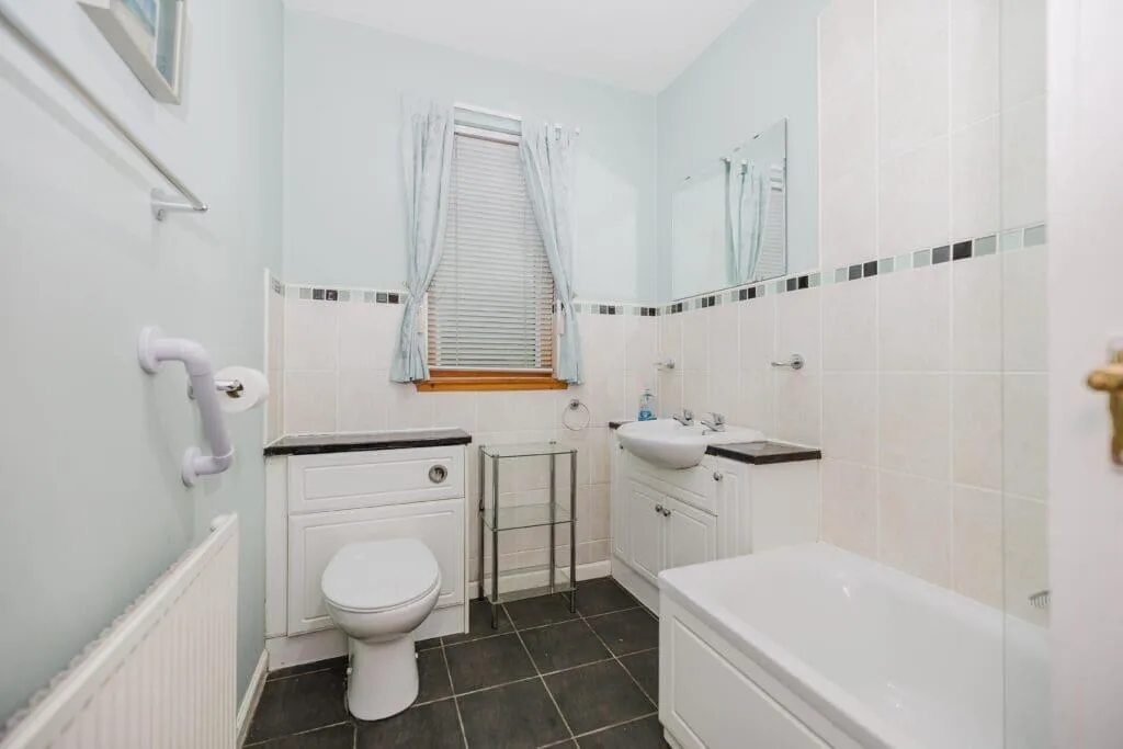 2 bedroom bungalow for rent
