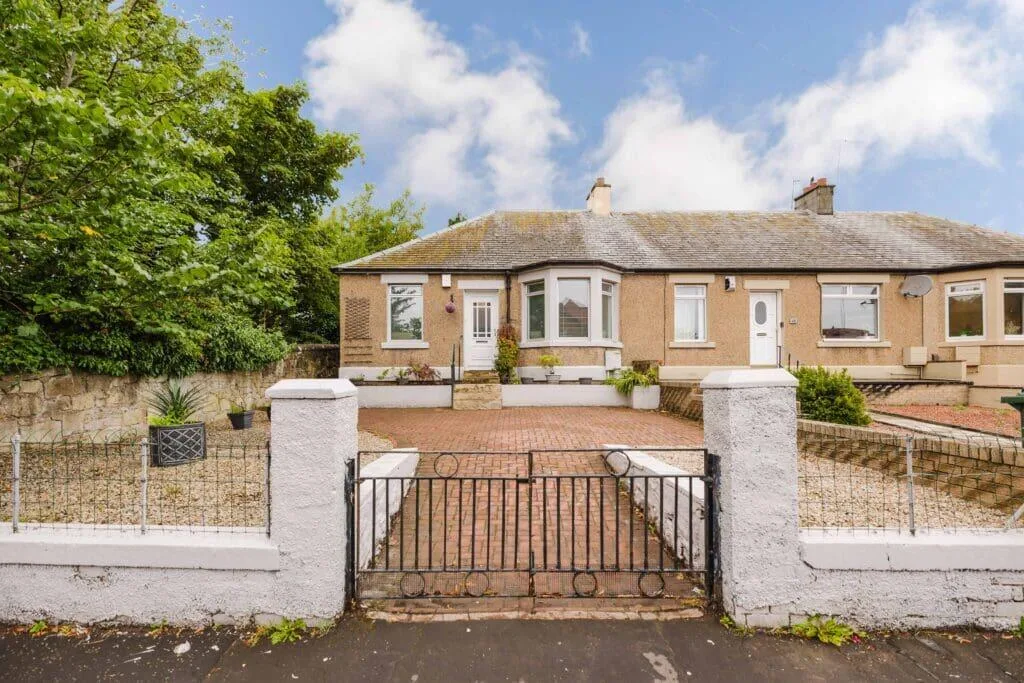 2 bedroom bungalow for rent