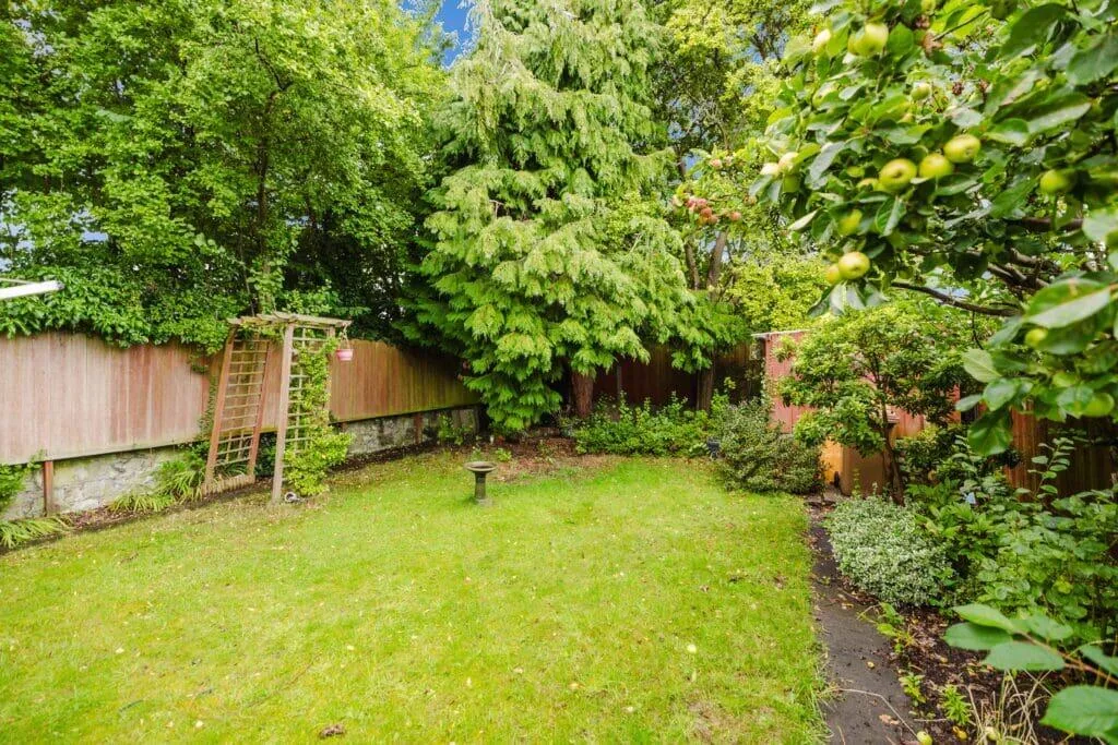 2 bedroom bungalow for rent