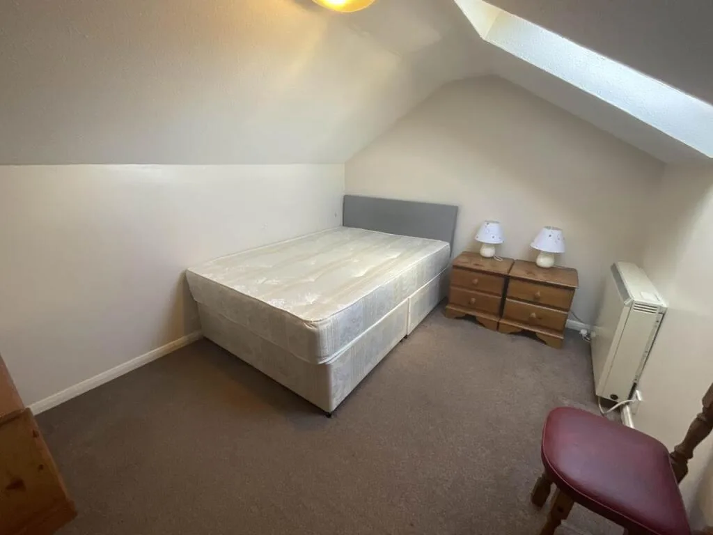 2 bedroom house for rent