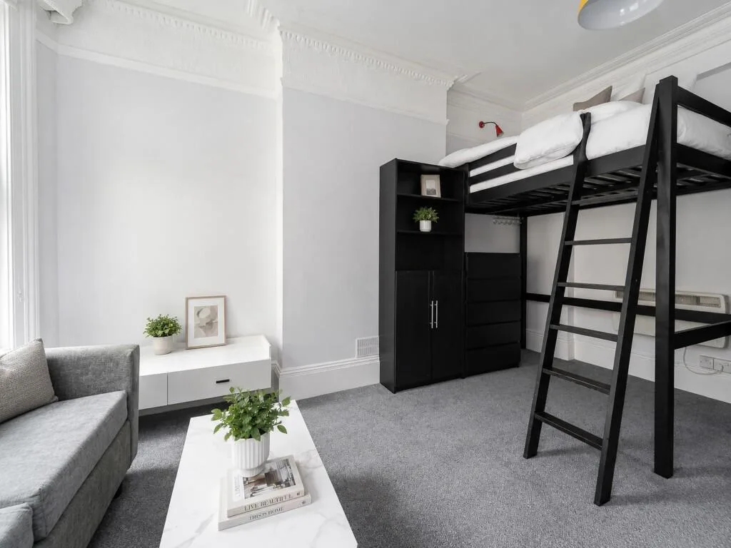Studio flat for rent