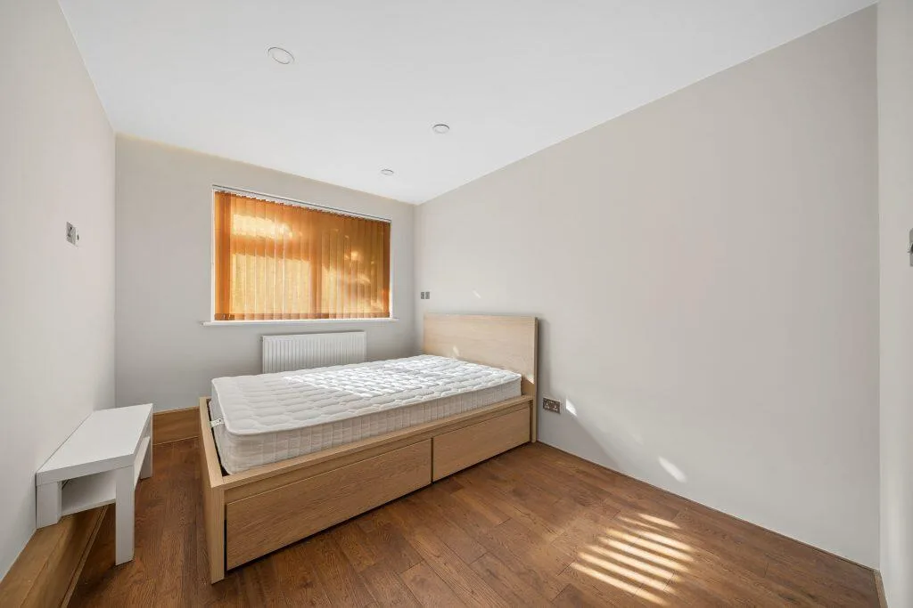 2 bedroom ground floor flat for rent