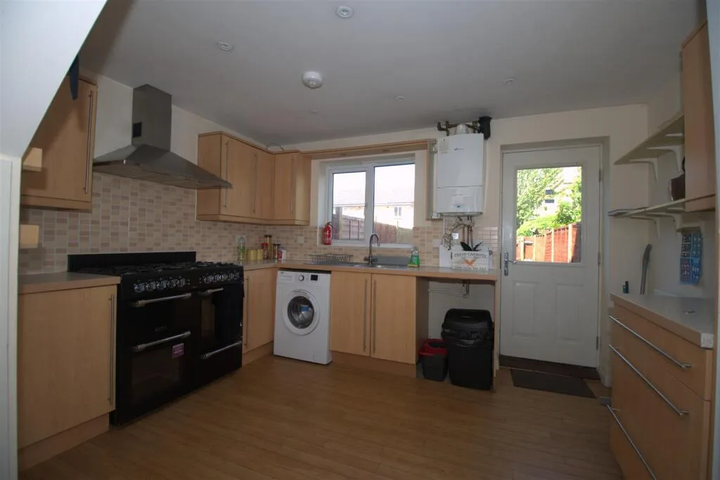 4 bedroom terraced house for rent