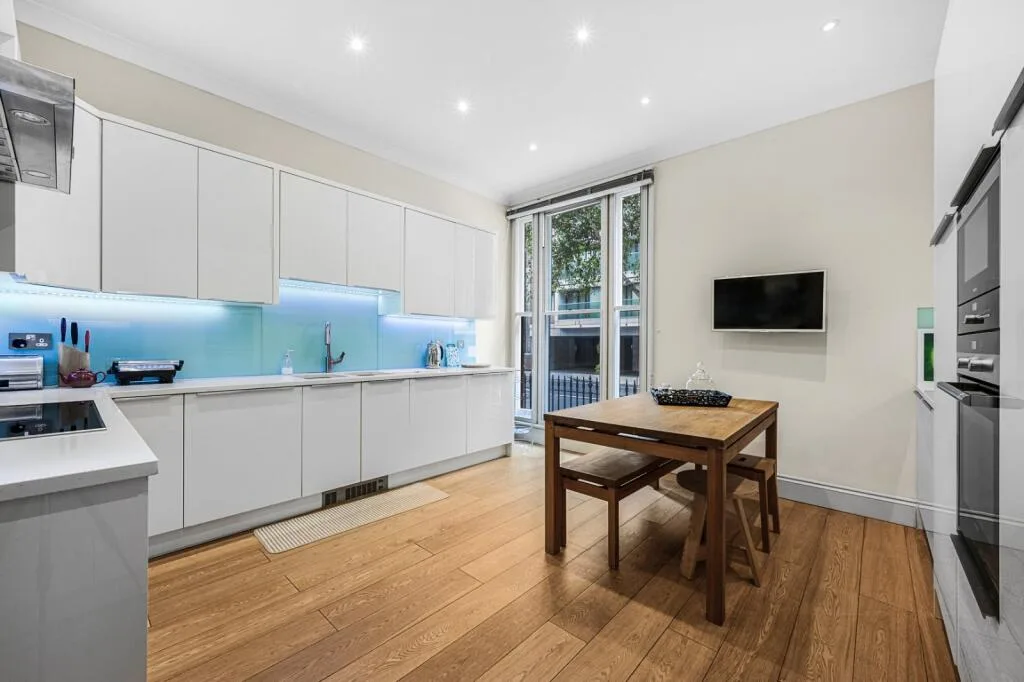 3 bedroom flat for rent