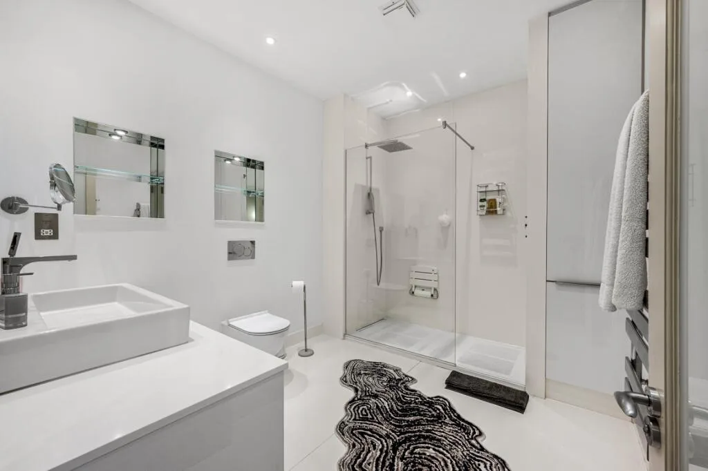 3 bedroom flat for rent