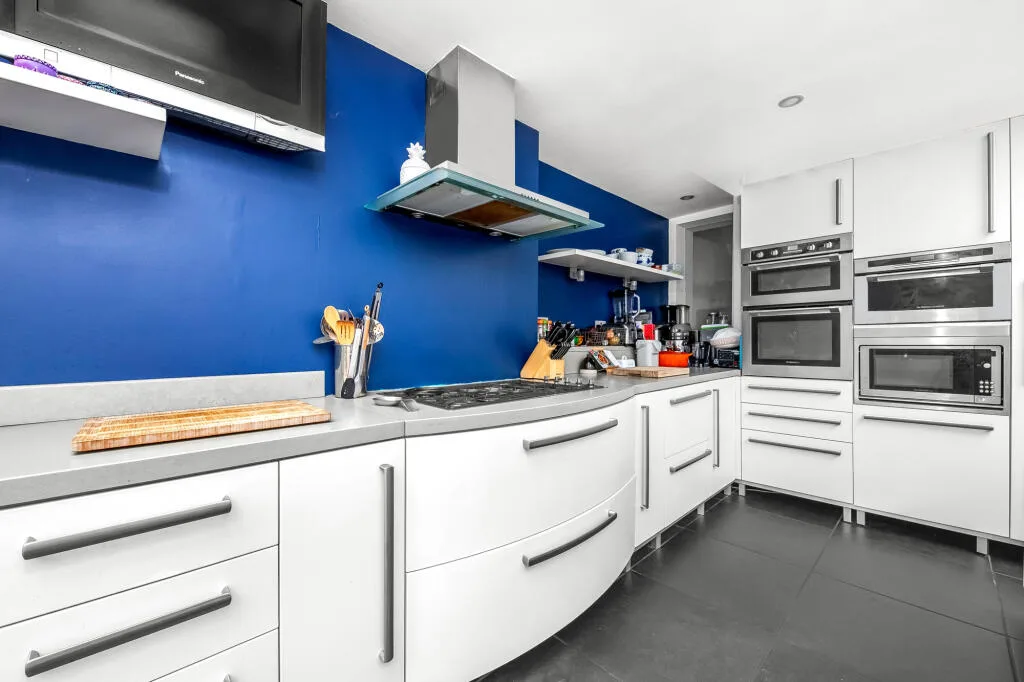 2 bedroom house for rent