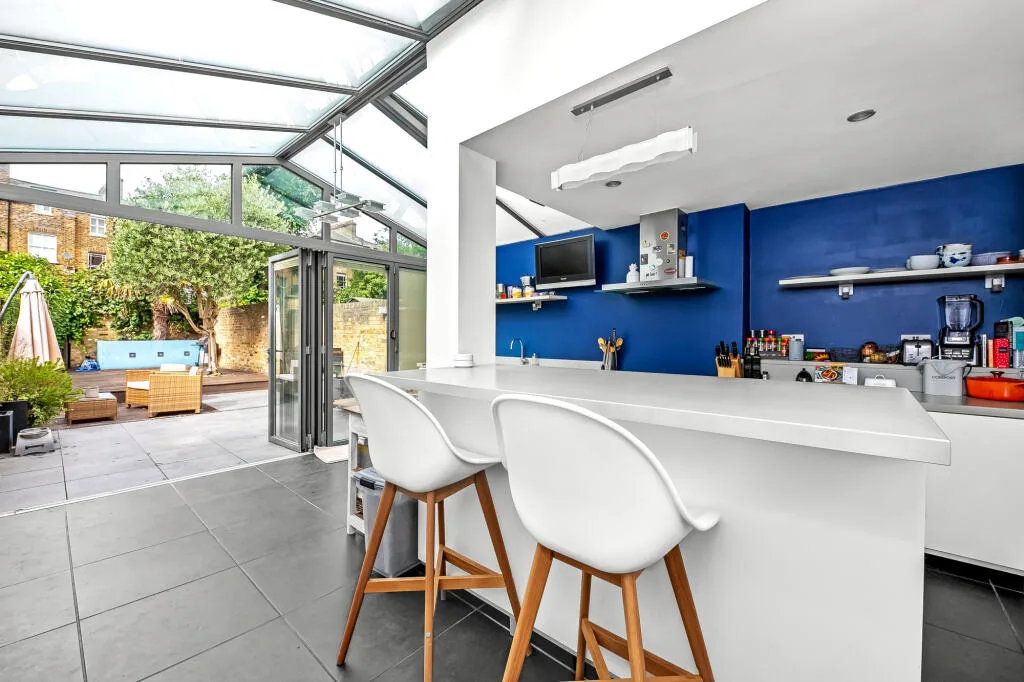 2 bedroom house for rent