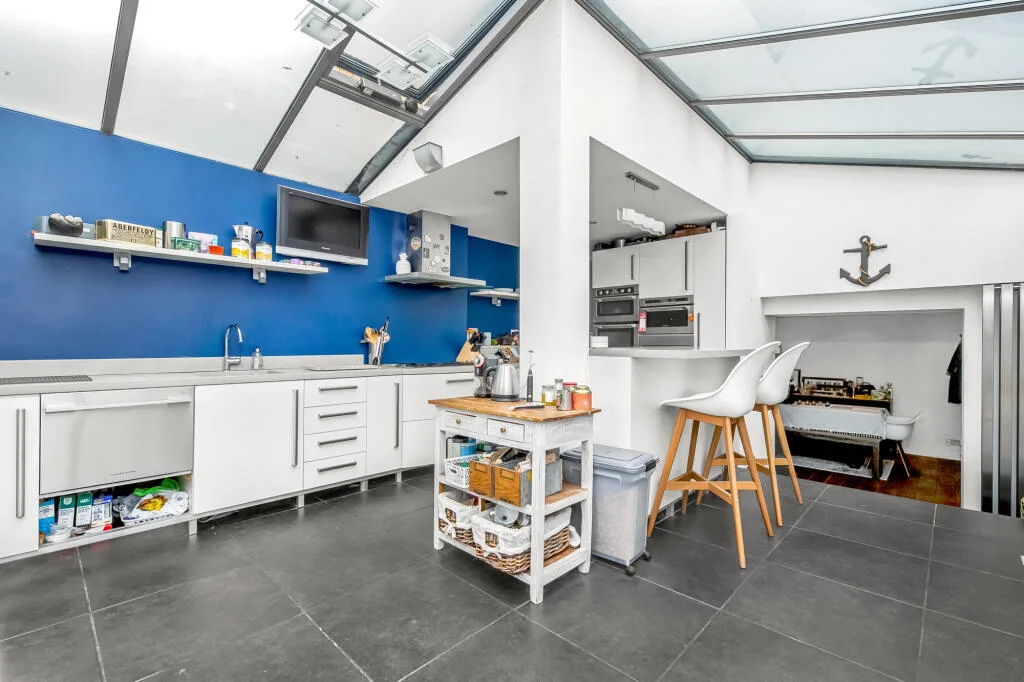 2 bedroom house for rent