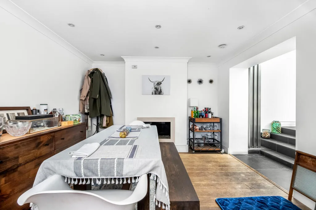 2 bedroom house for rent