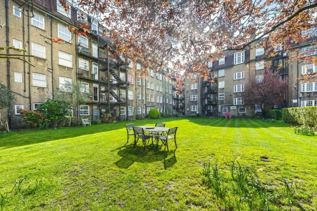 3 bedroom flat for rent