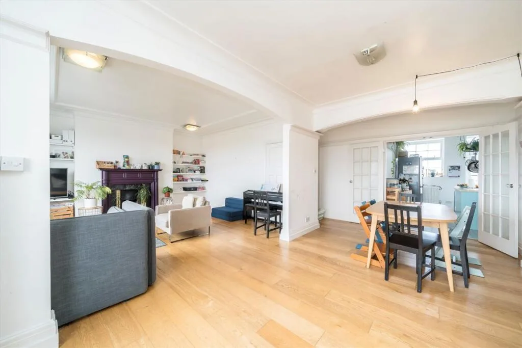 3 bedroom flat for rent