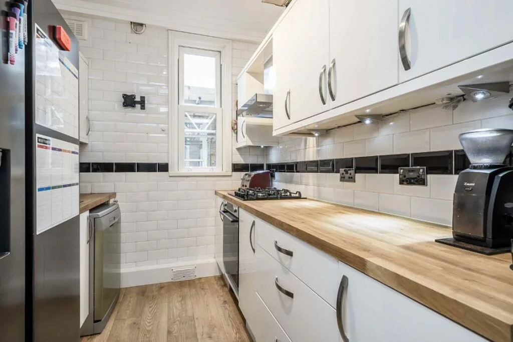 4 bedroom maisonette for rent