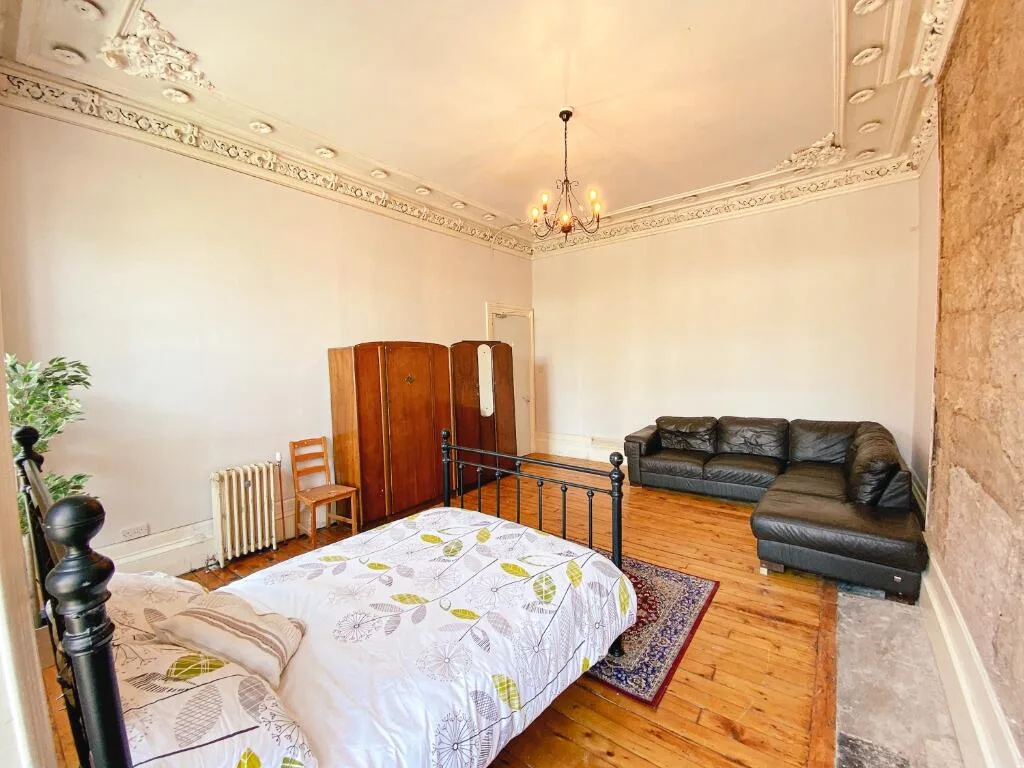 5 bedroom flat for rent