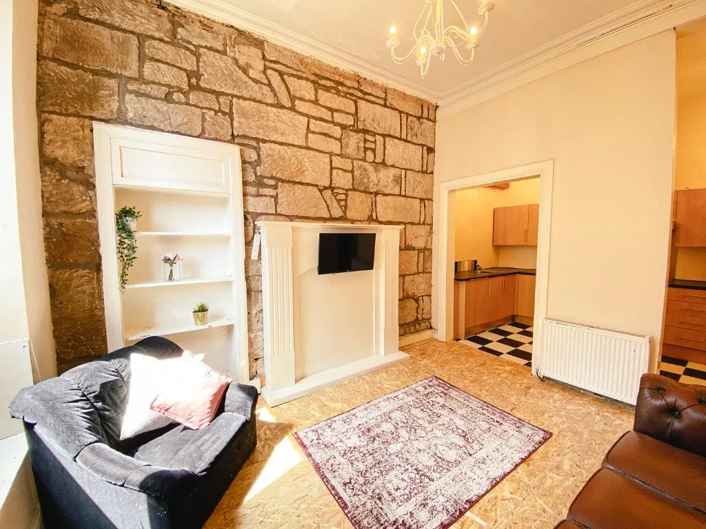 5 bedroom flat for rent