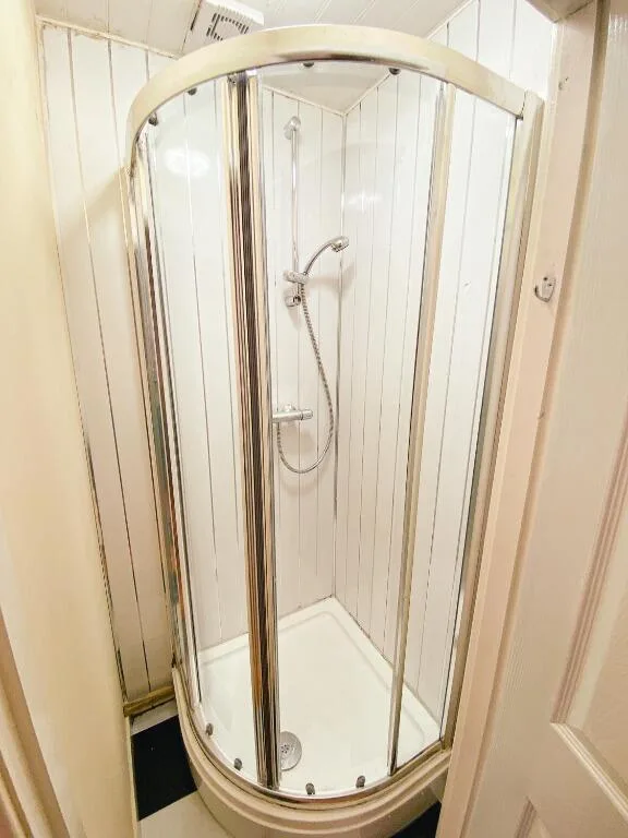 5 bedroom flat for rent