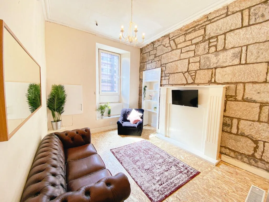 5 bedroom flat for rent
