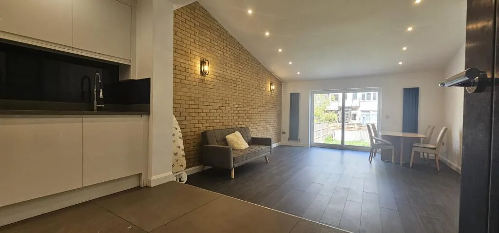 4 bedroom terraced house for rent
