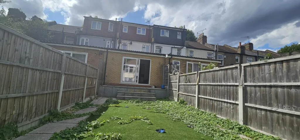 4 bedroom terraced house for rent