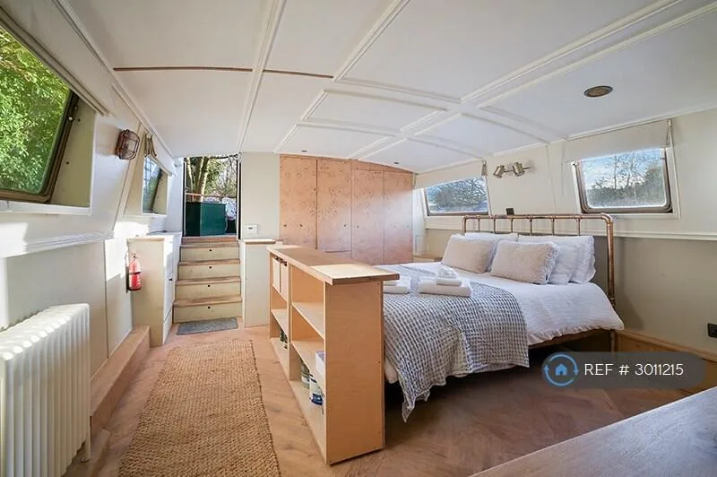 1 bedroom house boat for rent