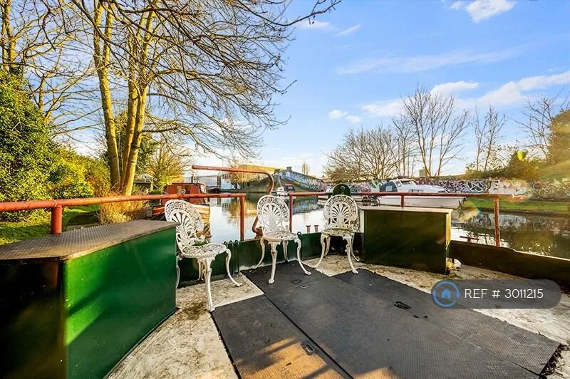 1 bedroom house boat for rent