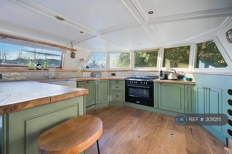 1 bedroom house boat for rent