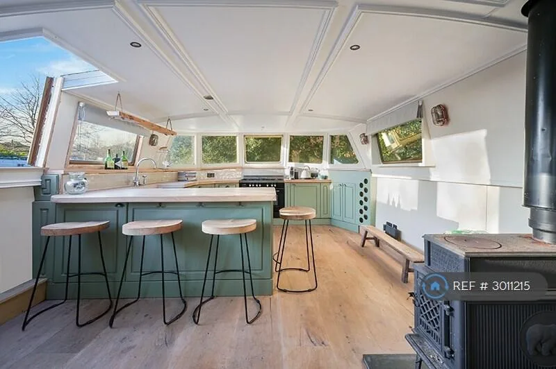 1 bedroom house boat for rent