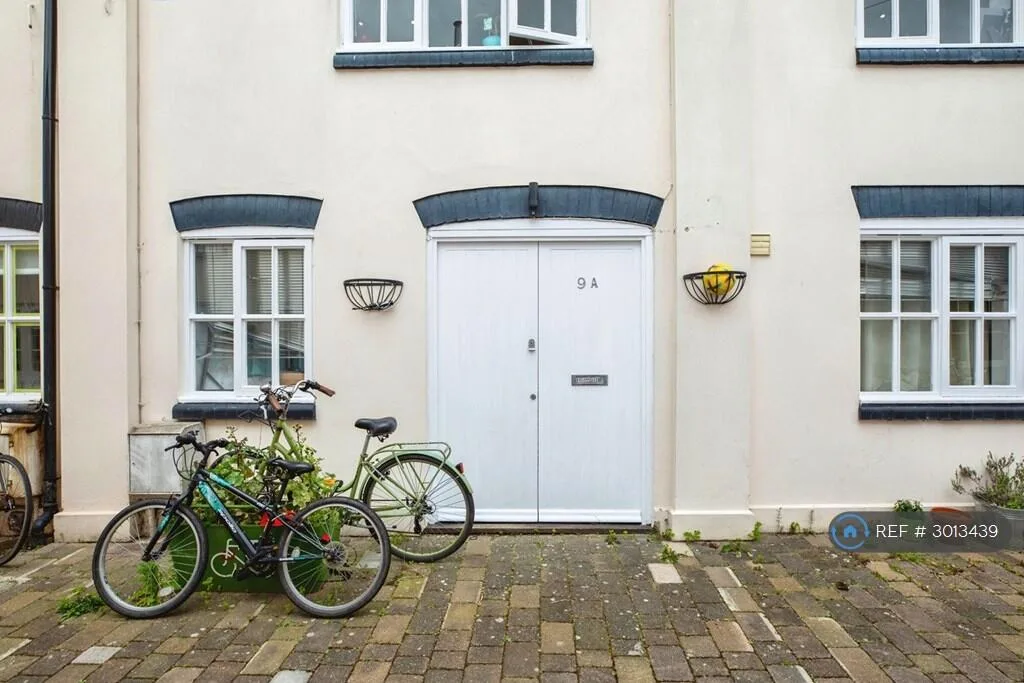 2 bedroom semi-detached house for rent