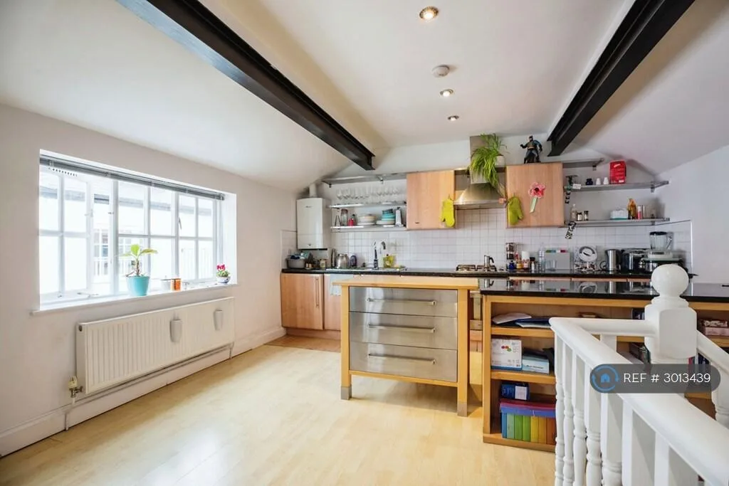2 bedroom semi-detached house for rent
